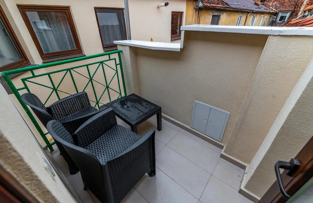 Kaya Charming 2-Bedroom Apartment-1